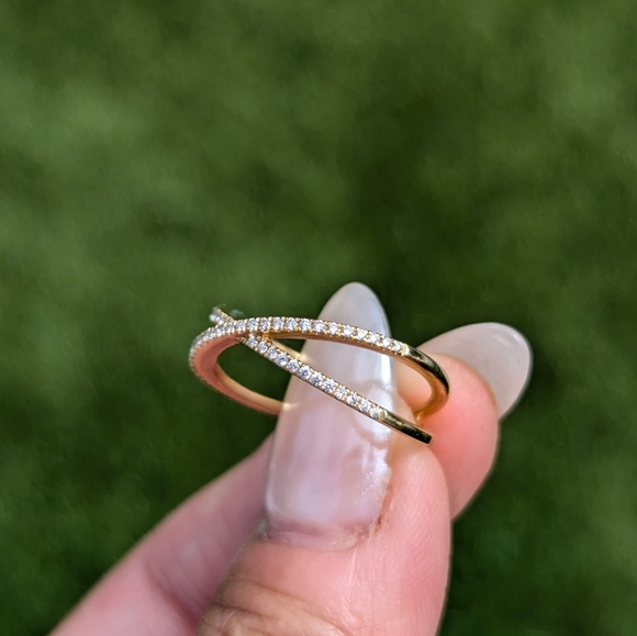 14K Yellow Gold Diamond X Cross Intertwined Ring Band - Picture 2 of 6